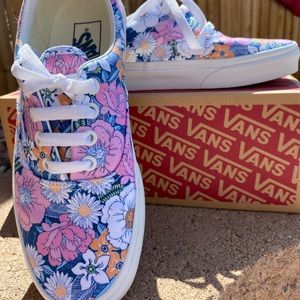 VANS Era RetroFloral womens size 7.5.